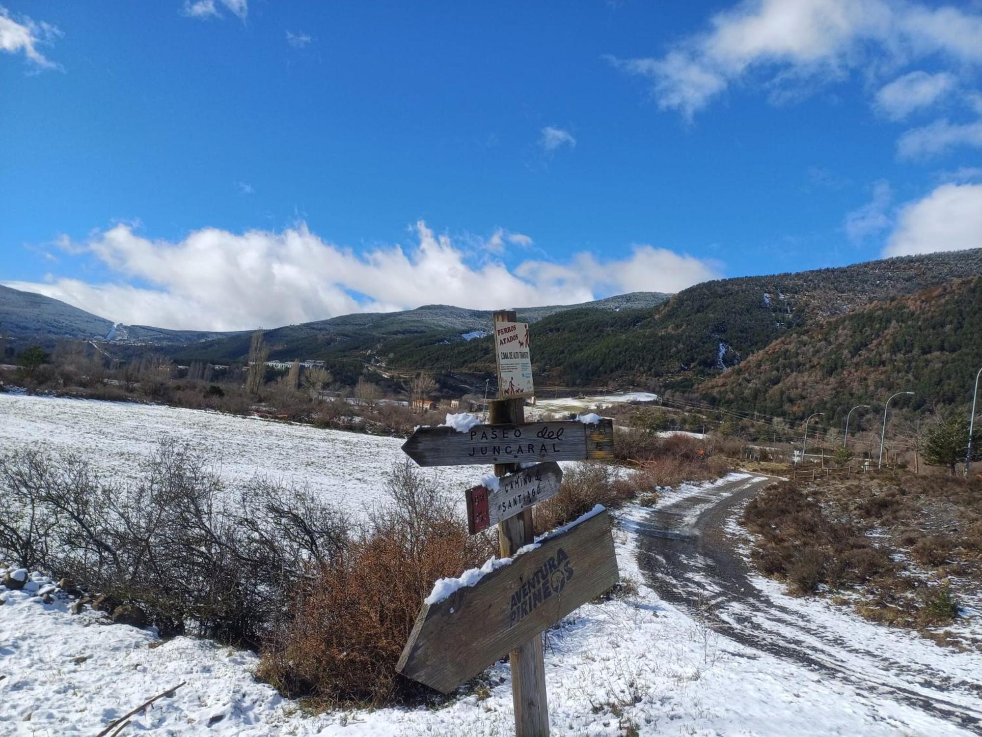 Apartamento Pico De Alba - Jacetania Villanúa Exteriör bild